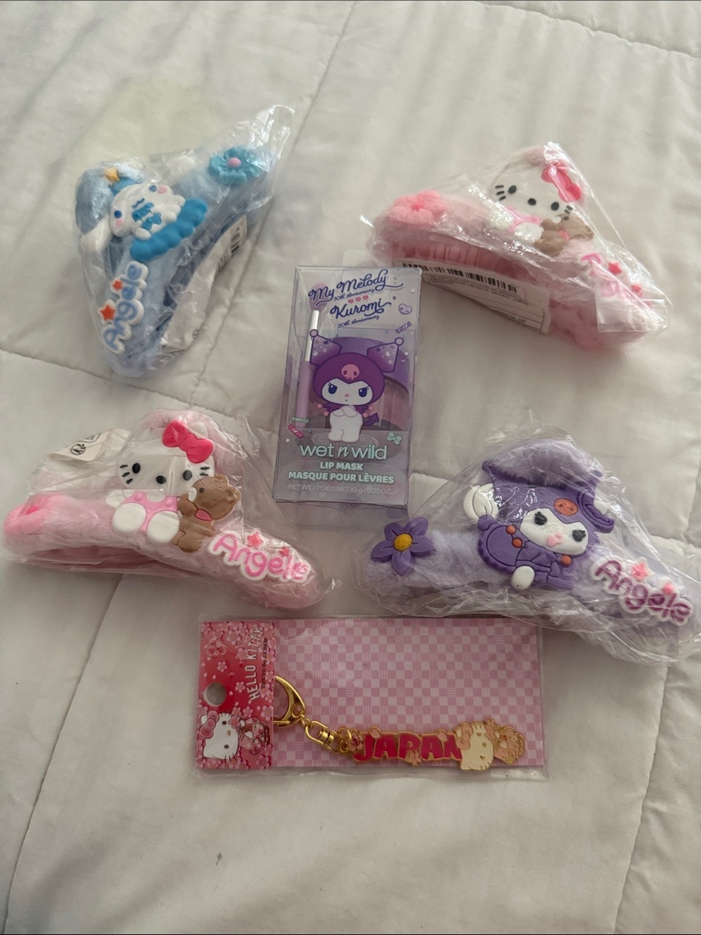 Sanrio Character Hair Clips Set - Keychain Hello Kitty & Kuromi Lip Mask